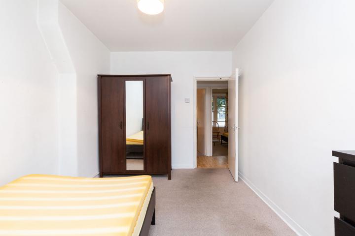 			FANTASTIC 3 BEDROOM FLAT IN HACKNEY, 3 Bedroom, 1 bath, 1 reception Flat			 Amhurst Road, HACKNEY-DALSTON